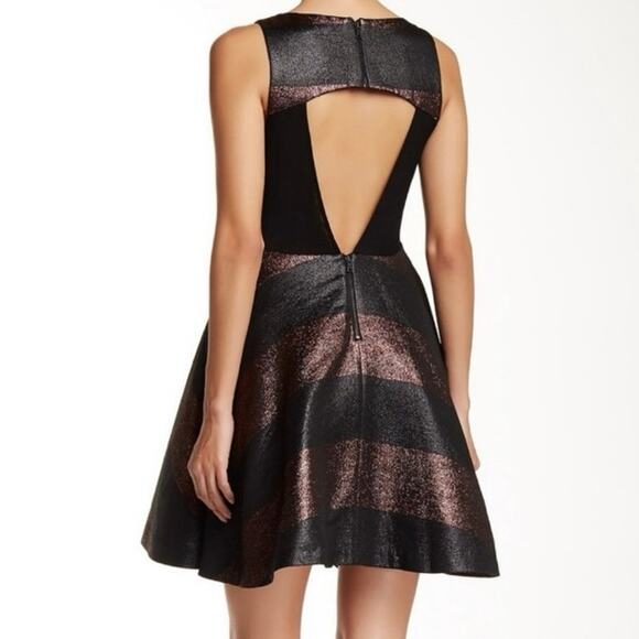 ALICE + OLIVIA Women's Size 6 Foss Cutout Metallic Striped Sexy Pleat Mini Dress - Picture 8 of 16